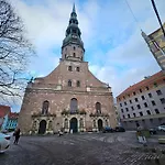 Old Town Cathedral Views - Steps From Dome Square -friends & Family *